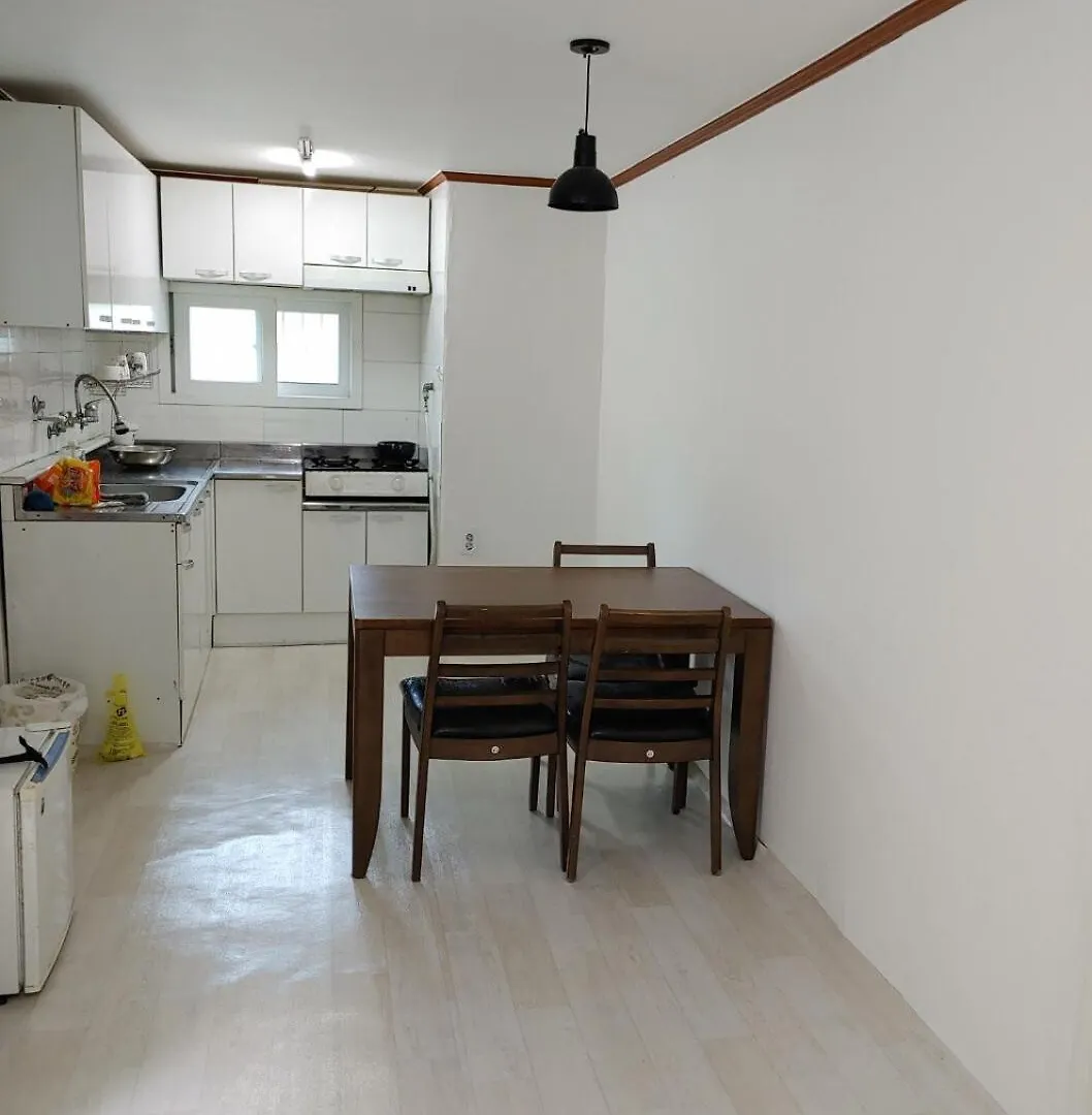 Sinchon House Appartement Seoel